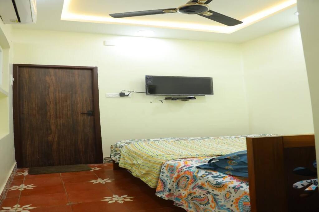 Heritage Home With 3 Bed/3 Bath With Kitchen In A Residential Neighborhood. Madurai Bagian luar foto